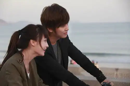 踮起脚尖剧照曝光姚笛金桢勋海边浪漫拥吻
