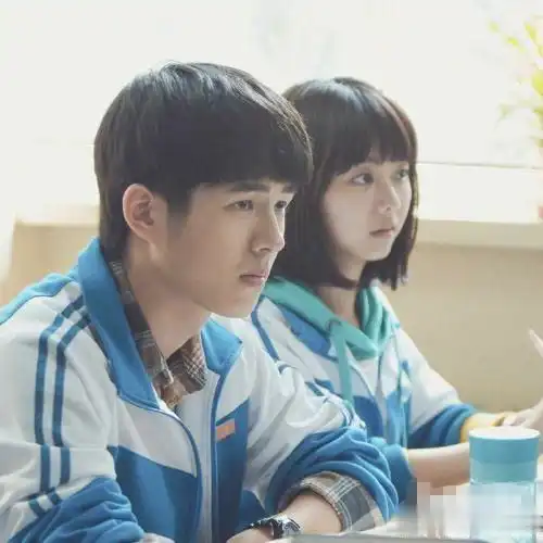 刘昊然新戏造型疑曝光,又土又黑太接地气,网友小伙去挖煤了