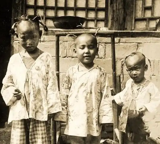 晚清老照片皇上乳母身材极好,图6是慈禧真实模样
