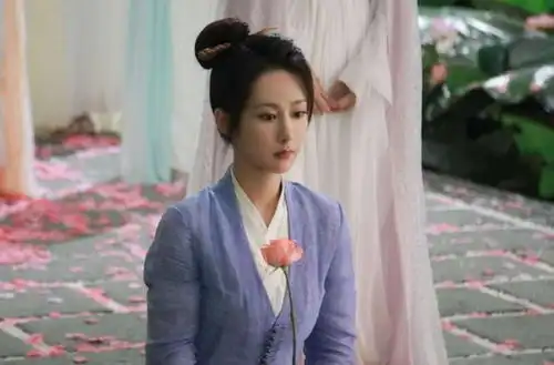 没等来余生,却等来杨紫新缉毒剧来袭,搭档王千源票房稳了
