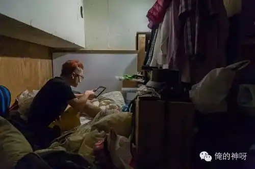 世界各地蜗居生活日本胶囊屋
