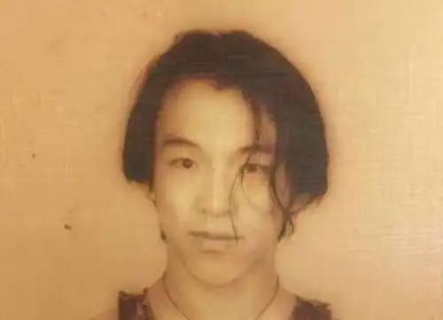 明星刚出道的照片,认出一半的都是真爱粉,你能找到张艺兴吗