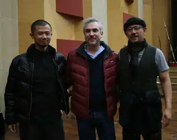 一步之遥探班阿方索与姜文约定再合作