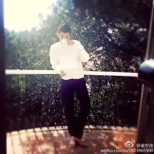 一夜大火之后却依然淡然,而选择继续学习,除了喻恩泰和胡歌,大概只剩他了

