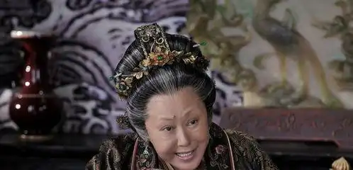 18岁嫁大9岁导演遭家暴8年,二婚失败三婚迎来幸福,63岁奋战一线