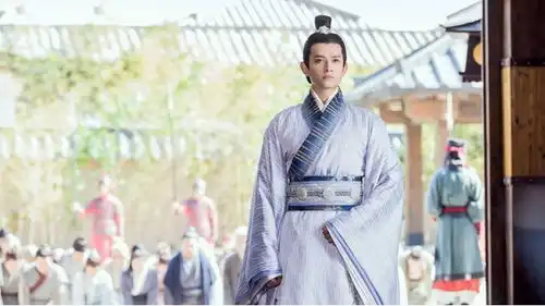 屈原的爱国形象出自谁之手梁启超提出新见解,郭沫若一锤定音