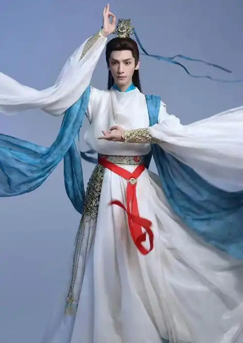 长月烬明最惊艳的五套造型白鹿罗云熙各一套,陈都灵有两套
