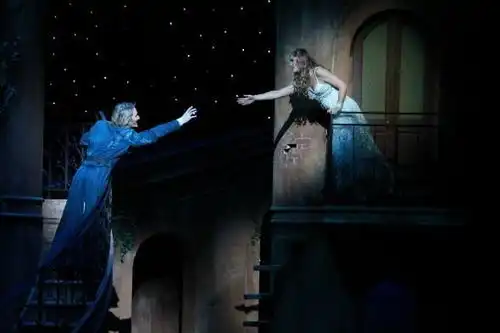 最后一轮开票丨如果你还相信爱情,那么即使你不懂法语也会爱上它
