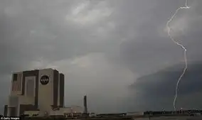 美国佛罗里达州卡纳维拉尔角发射场遭暴风雨袭击