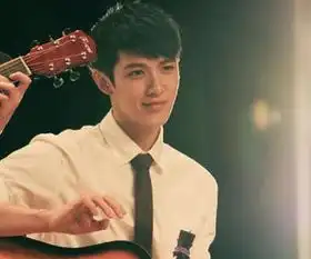 柯震东发型叫什么名字
