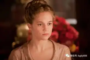 别说新版劳拉胸小,她早就是人生赢家