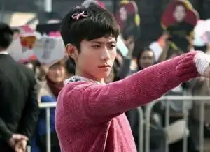 杨紫向张一山讨债网友我们就假装不知道你们在宣传新剧