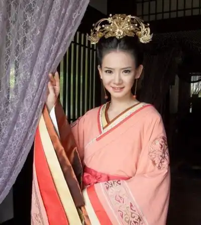 馆陶公主花前月下,只为一人,美哉
