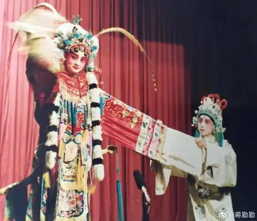 京剧大师张正芳去世,蒋勤勤发文感念恩师,自称是笨丫头
