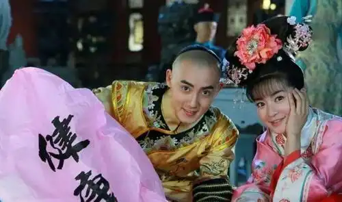 还珠格格为何愉妃不喜欢小燕子看小燕子抢走了她什么吧