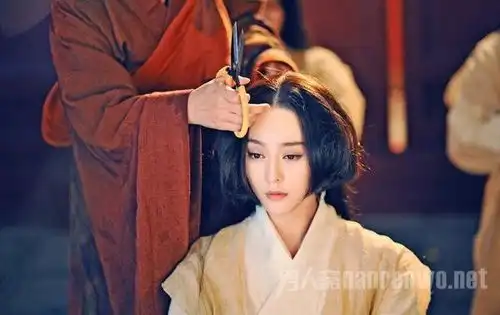 范冰冰光头妆打造全过程范冰冰光头造型惊艳四座
