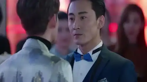 如若巴黎不快乐,你在这小题大做的,是不是悔恨了呢
