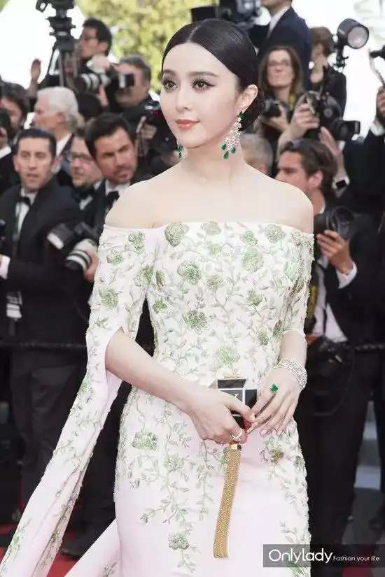 范冰冰驾风火轮出行李晨爱相随揭秘范爷究竟有多壕