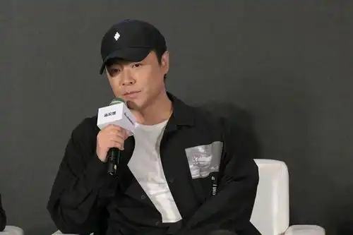 陈思诚出席谢晋百年活动缅怀恩师扶持青年导演传承中国影人精神
