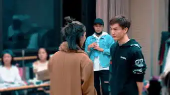 深夜十点,师大研究生你努力的样子真美
