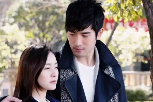 焦俊艳亲自回应网友有关高以翔的全部质疑不存在捆绑和炒作