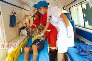 男子疑似精神病蜗居下水道消防员凿洞救人