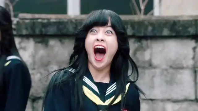 以为这个女生是青铜谁知道居然是王者