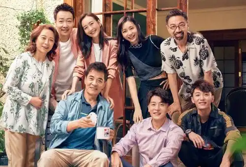 炊事班大周演王鸥新剧,58岁的他胡子拉碴,一脸沧桑认不出