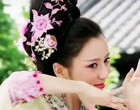 古装一舞倾城的美人,毛晓彤惊艳,佟丽娅轻盈,张馨予妩媚
