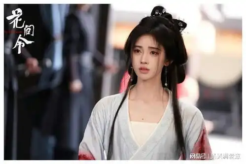 第一次感受到鞠婧祎的人气之高居然跟肖战成毅齐名