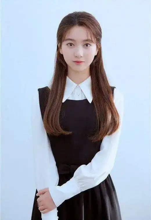 7号房的礼物小女孩长大了曾经3亿人为她哭瞎眼,如今凭美貌杀回热搜