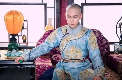 他为大清立下了大功,但不光没有继承皇位,且死后都不得安宁
