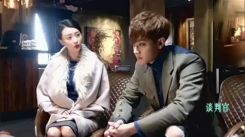 谈判官赵晨曦在谢晓飞落难时出手,难得的真朋友
