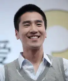 娱乐圈再现姐弟恋高圆圆和赵又廷南京幽会恋情被曝光
