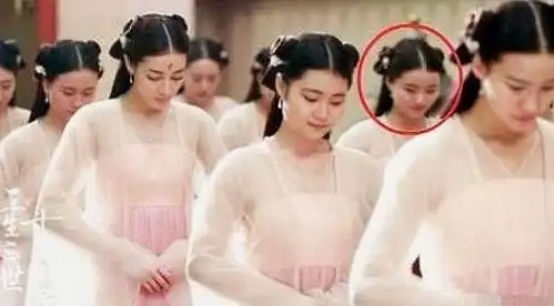 史上最搞笑的穿帮镜头,半夜看笑到你抽搐,厉害了