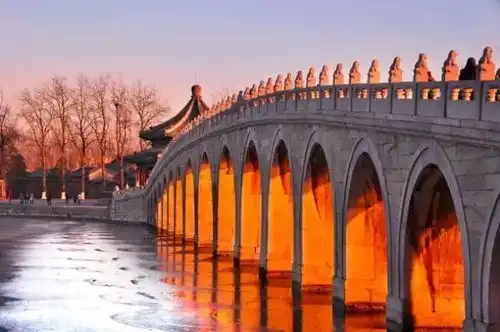 刚拍的,颐和园惊现金光穿洞罕见盛景,惊艳全国
