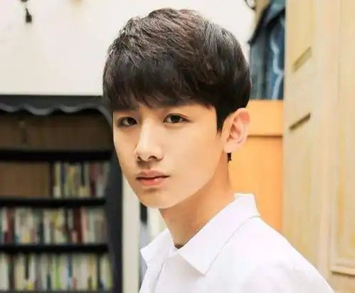 同时播出两部剧,国民墙头白敬亭,搞起事业来,火力全开荣耀