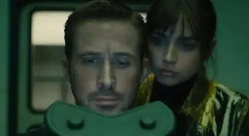 银翼杀手2049发布第二款正式预告片
