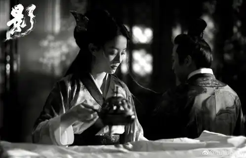 别跟我说孙俪今年35了我不信原来美白抗皱都不算什么,紧致线条才是女明星的致命题
