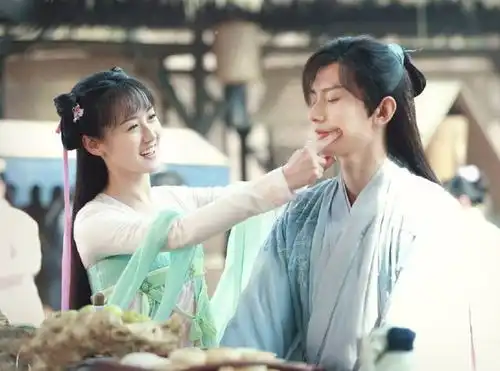 袁冰妍罕见清宫装曝光,造型清纯漂亮,就是恶搞滤镜显夸张