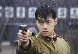 最近这个小哥哥特别腻害,坐火箭一般成为新秀榜冠军