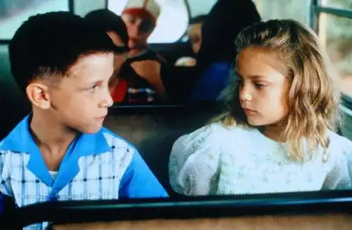 经典电影的故事感,拥有一种对好故事的嗅觉丨此刻夜读
