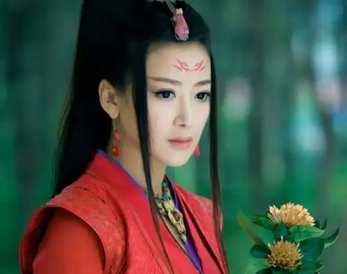 以为陈紫函古装够美了,看到她的现代剧照上辈子拯救了银河系