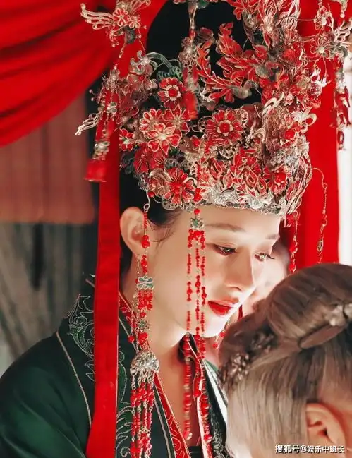 苍兰诀大婚戏路透,虞书欣婚服被指复制赵丽颖,可气质差距好明显