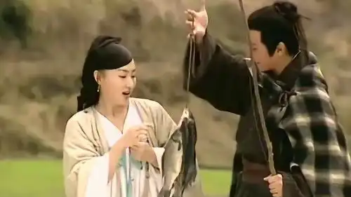 薛仁贵想投军的愿望,早从与银环成亲后而放弃,但旁边的银环看出一切
