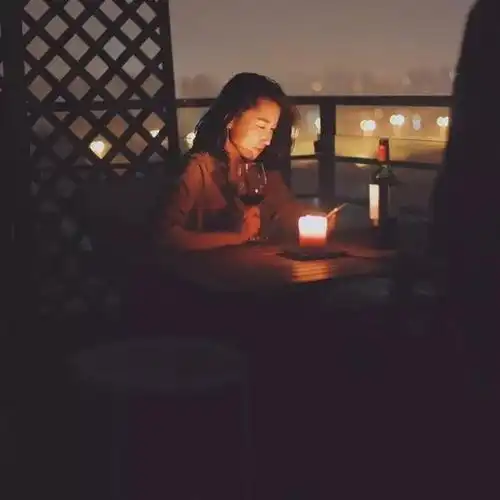 海漂美女蜗居魔都爆改暗无天日出租房成温馨小窝
