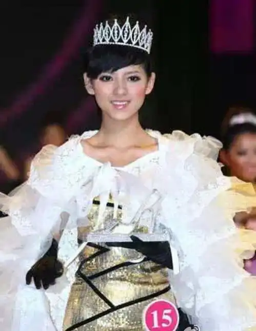 孙一宁收超70万礼物,张予曦上猫晚,王思聪女友里谁发展得更好