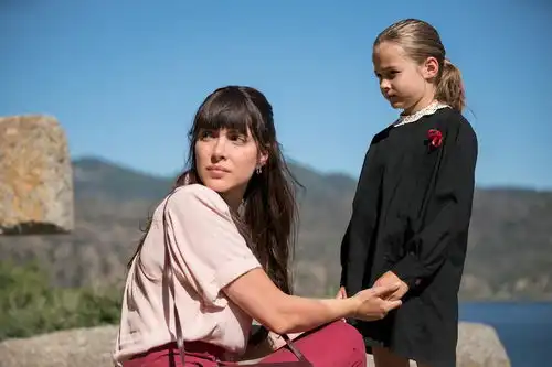 苦中作乐与深沉到底对比两版