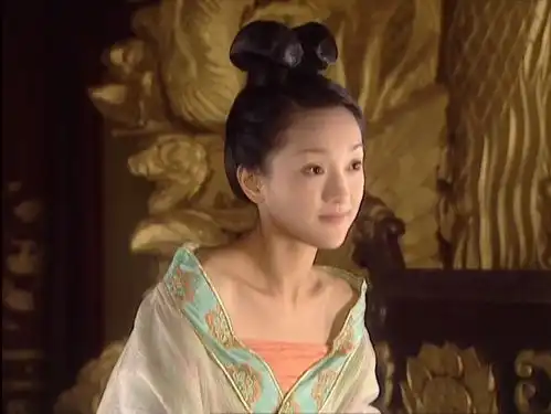 唯爱至上周迅,一心挚爱摇滚人,八段恋情无善终,年近五十仍单身
