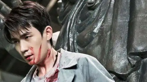 百搭朱一龙,和刘诗诗演情侣被赞般配,和她演母子却翻车